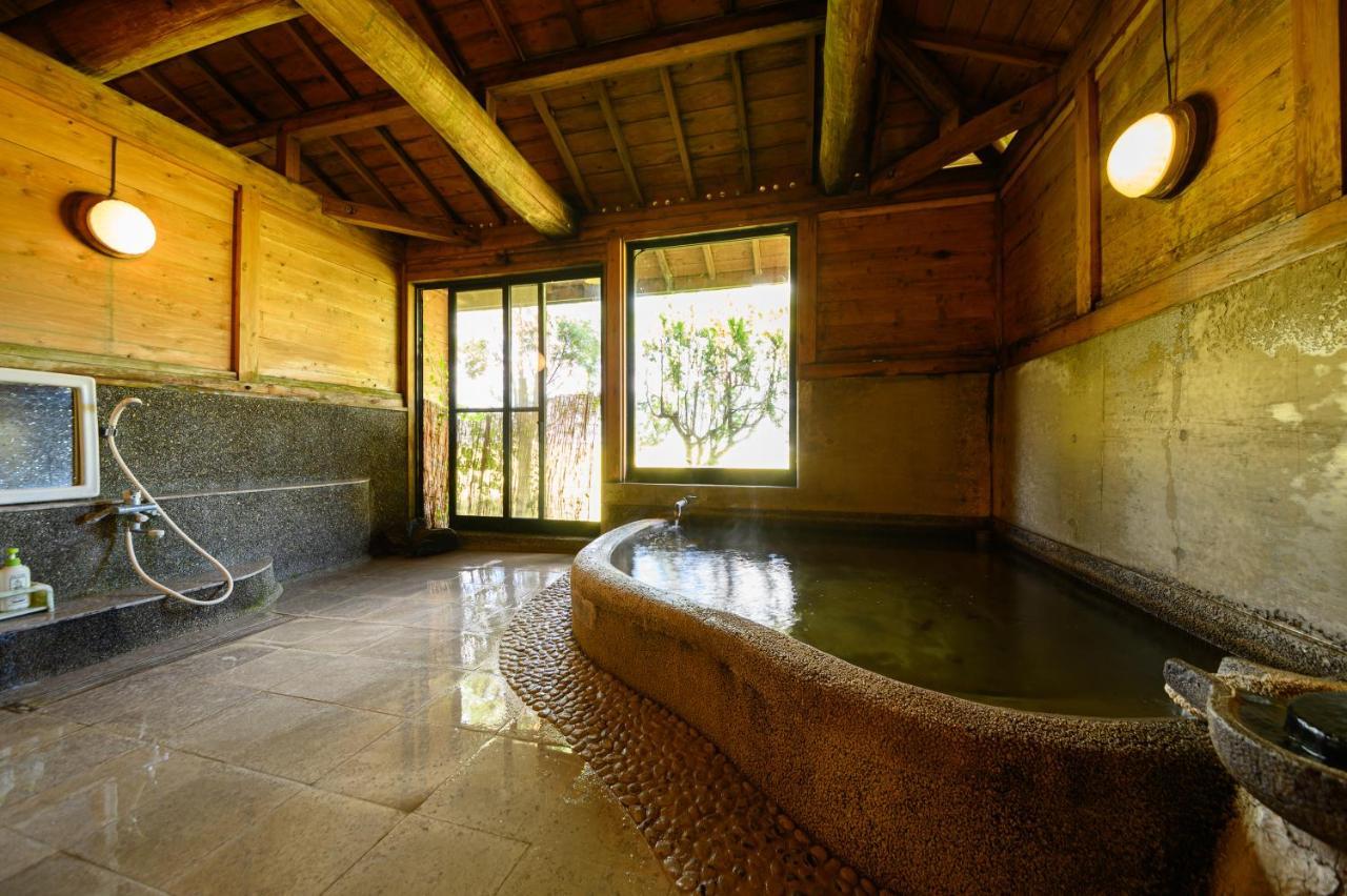 Bed and Breakfast Yufuin Flora House Экстерьер фото