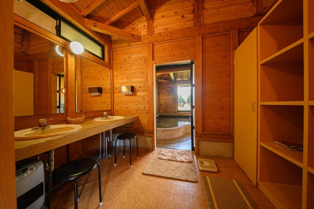 Bed and Breakfast Yufuin Flora House Экстерьер фото