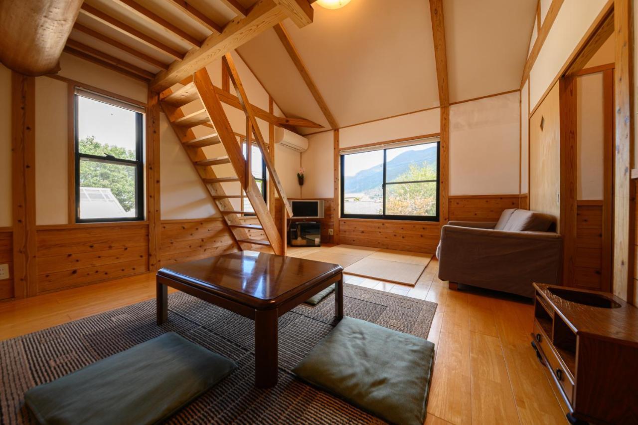 Bed and Breakfast Yufuin Flora House Экстерьер фото